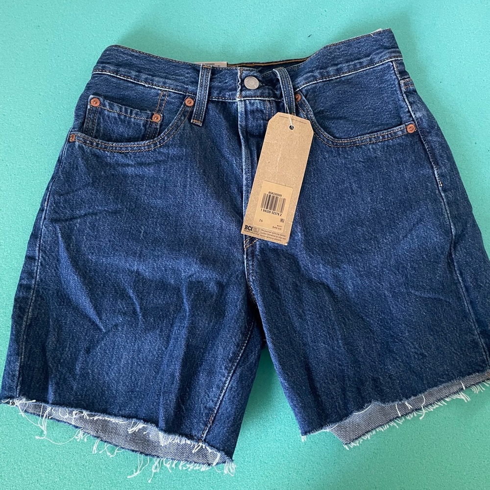 Levi’s 501 mid thigh shorts